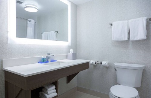 Charlottetown Hotel | Holiday Inn Express & Suites Charlottetown by IHG
