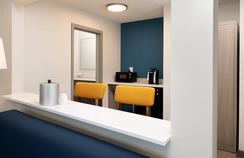 Indianapolis Hotel | HOLIDAY INN EXPRESS & SUITES INDIANAPOLIS - EAST by IHG