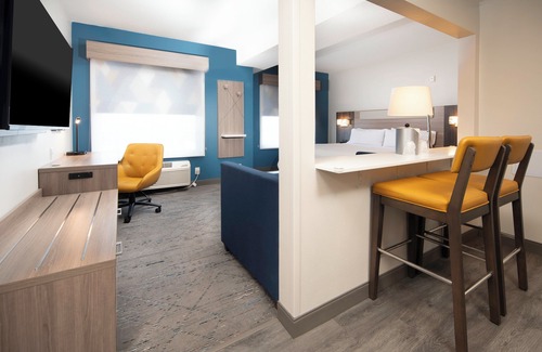 Indianapolis Hotel | HOLIDAY INN EXPRESS & SUITES INDIANAPOLIS - EAST by IHG