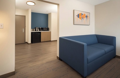 Indianapolis Hotel | HOLIDAY INN EXPRESS & SUITES INDIANAPOLIS - EAST by IHG