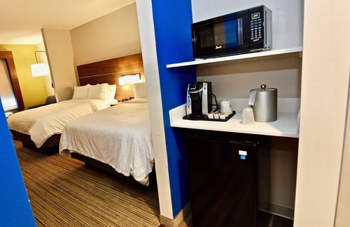 Perryville Hotel | Holiday Inn Express & Suites Perryville by IHG