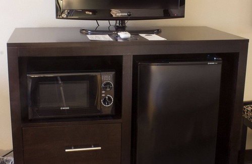 Austintown Hotel | Holiday Inn Express & Suites Youngstown West - Austintown by IHG