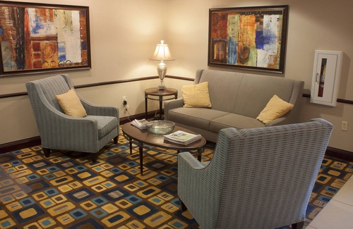Austintown Hotel | Holiday Inn Express & Suites Youngstown West - Austintown by IHG