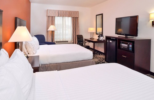 Greenfield Hotel | Holiday Inn Express & Suites Greenfield by IHG