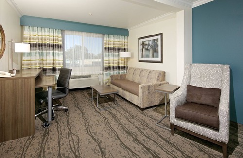 Paso Robles Hotel | Holiday Inn Express & Suites Paso Robles by IHG