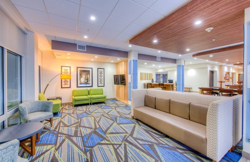 Remington Hotel | Holiday Inn Express & Suites Remington by IHG