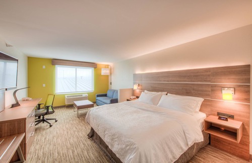 Remington Hotel | Holiday Inn Express & Suites Remington by IHG