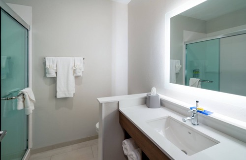 St. Peters Hotel | Holiday Inn Express & Suites St Peters by IHG