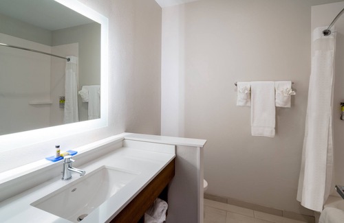 St. Peters Hotel | Holiday Inn Express & Suites St Peters by IHG