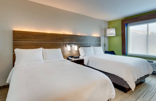 Waxahachie Hotel | Holiday Inn Express & Suites Waxahachie by IHG