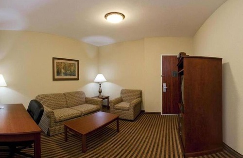 Waxahachie Hotel | Holiday Inn Express & Suites Waxahachie by IHG