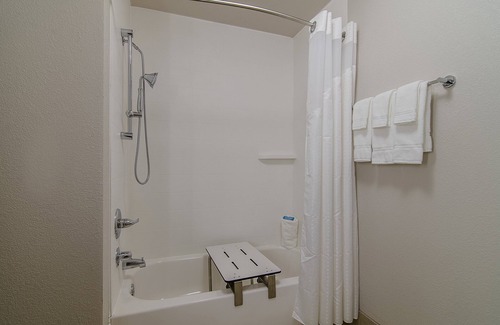 Atchison Hotel | Holiday Inn Express & Suites Atchison by IHG