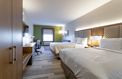 Crosswoods Hotel | Holiday Inn Express & Suites Columbus - Worthington by IHG