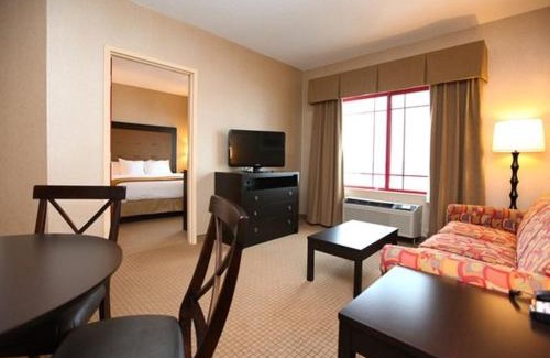 Olathe Hotel | Holiday Inn Express & Suites - Olathe North by IHG