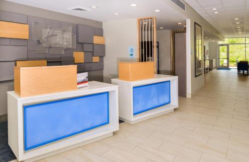 Salem Hotel | Holiday Inn Express & Suites Salem by IHG