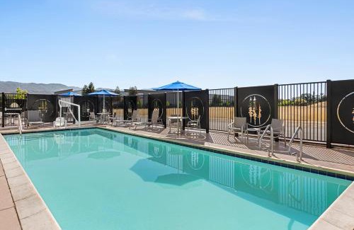 Ukiah Hotel | Holiday Inn Express & Suites - Ukiah by IHG