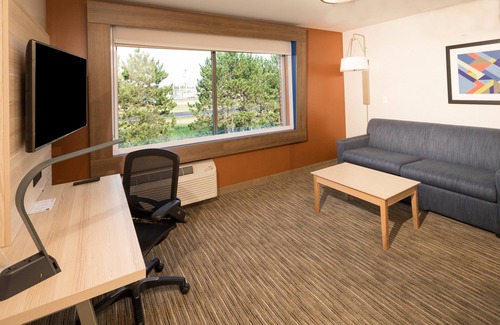 Auburn Hotel | Holiday Inn Express & Suites Auburn by IHG