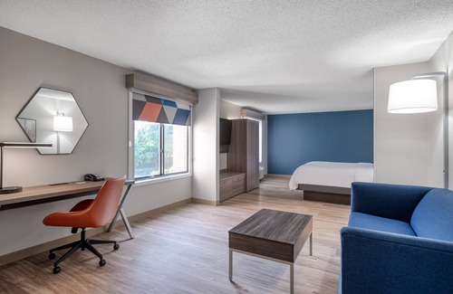 Royal Pines Estates Hotel | Holiday Inn Express & Suites Columbia-I-20 @ Clemson Rd by IHG