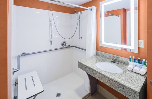 Gwinnett Place Hotel | Holiday Inn Express & Suites Atlanta NE - Duluth by IHG