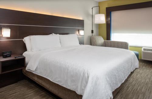 Sunrise Acres Hotel | Holiday Inn Express & Suites - El Paso North by IHG