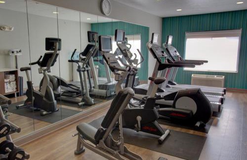 Le Mars Hotel | Holiday Inn Express & Suites Le Mars by IHG