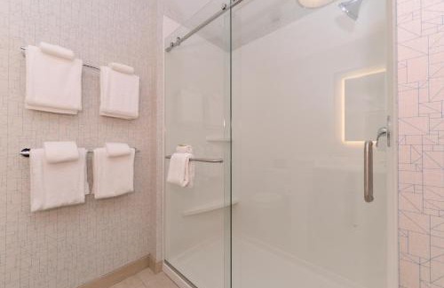 Trinity Hotel | Holiday Inn Express & Suites Trinity by IHG