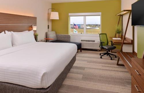 Trinity Hotel | Holiday Inn Express & Suites Trinity by IHG