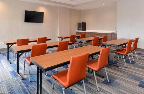 Trinity Hotel | Holiday Inn Express & Suites Trinity by IHG
