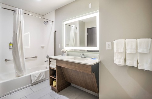 Tulsa Hotel | Holiday Inn Express & Suites Tulsa East - Catoosa by IHG