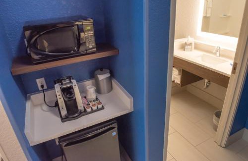 Warsaw Hotel | Holiday Inn Express & Suites - Warsaw - E Center by IHG