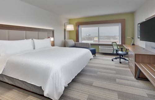 Yukon Hotel | Holiday Inn Express & Suites Yukon by IHG