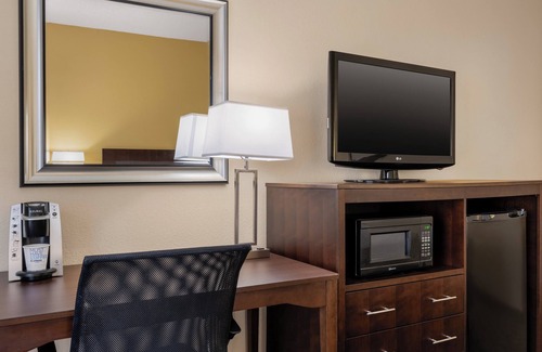 Tallahassee Hotel | Holiday Inn Express Tallahassee - I-10 E by IHG