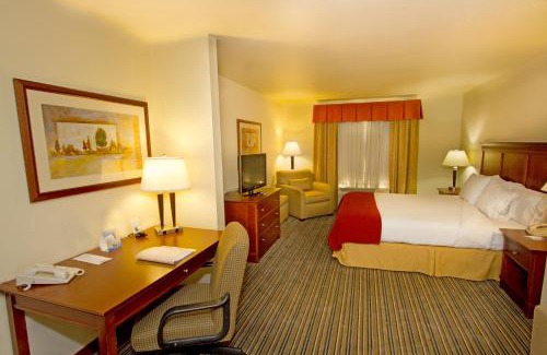 Turlock Hotel | Holiday Inn Express Turlock by IHG