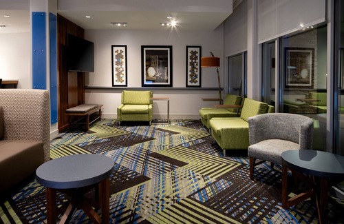 Bullhead City Hotel | Holiday Inn Express & Suites Bullhead City by IHG
