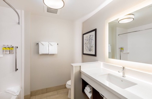 Moreno Valley Hotel | Holiday Inn Express & Suites Moreno Valley - Riverside by IHG