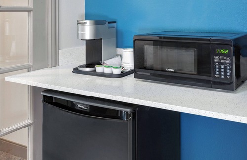 Port Washington Hotel | Holiday Inn Express & Suites Port Washington by IHG