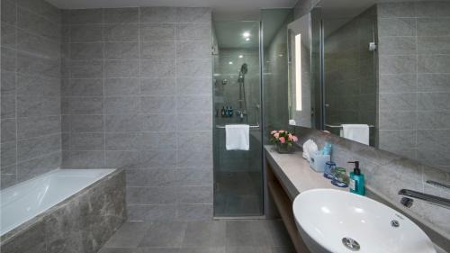 Liangshan Yi Hotel | Holiday Inn Express - Xichang City Center by IHG