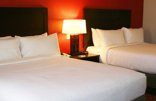 Yampertown Hotel | Holiday Inn Guin by IHG