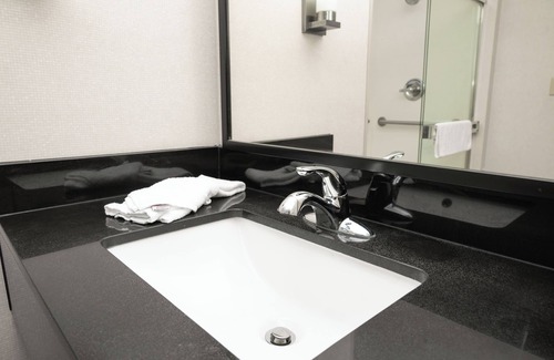 Yampertown Hotel | Holiday Inn Guin by IHG