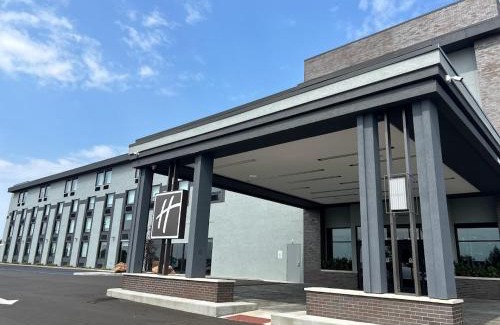 Sunset Hills Hotel | Holiday Inn St Louis SW - Route 66 by IHG