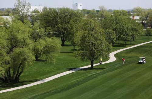 Sioux Falls Hotel | Holiday Inn & Suites Sioux Falls - Airport by IHG