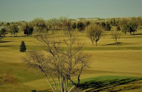 Sioux Falls Hotel | Holiday Inn & Suites Sioux Falls - Airport by IHG