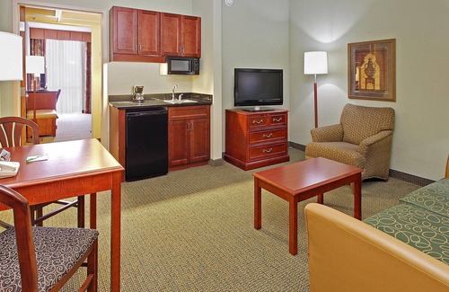 University District Hotel | Holiday Inn University of Memphis All Suite by IHG
