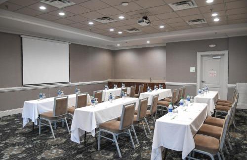 Valdosta Hotel | Holiday Inn Valdosta Conference Center by IHG