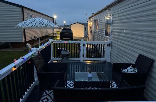 Leysdown-on-Sea Resort | Holiday Park Caravan Fluffy in Harts Holiday Park