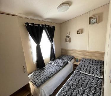 Leysdown-on-Sea Resort | Holiday Park Caravan Fluffy in Harts Holiday Park