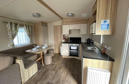 Leysdown-on-Sea House | Holiday Park Caravan Fluffy in Harts Holiday Park