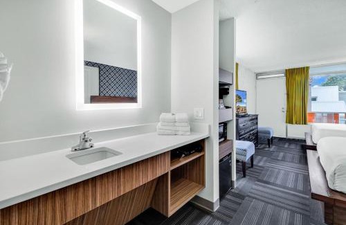 Myrtle Beach Hotel | Holiday Shores Myrtle Beach