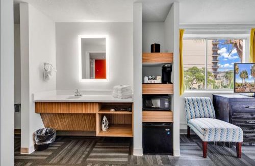 Myrtle Beach Hotel | Holiday Shores Myrtle Beach