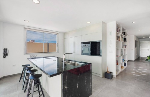 Adeje Villa | Holiday Villa 'Tulio Homme 2' with Sea Views, Private Pool and Wi-Fi